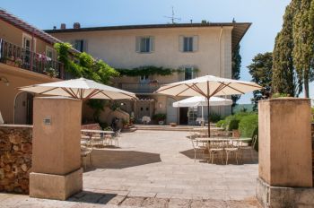 Haupthaus, Restaurant-Terrasse